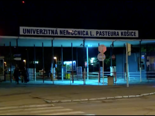 Chlapec obvinený z požiaru v košickej nemocnici zostáva vo väzbe