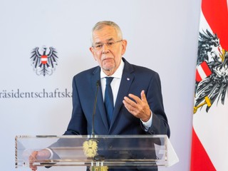 VIDEO: Rakúskeho prezidenta pri návšteve Moldavska pohrýzol pes hostiteľky