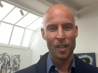 Hellebrandt vysvetľuje odchod z parlamanetu. Pýta sa, odkiaľ má Fico informácie z nemocnice