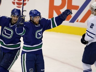 NHL sa rozbehla tuctom zápasov