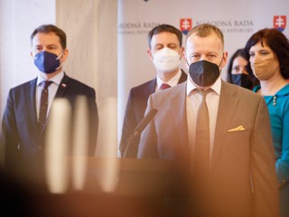 Nezávislosť policajnej inšpekcie, či budúcnosť sporného paragrafu 363. Koaliční lídri hľadajú dohodu so Sme rodina