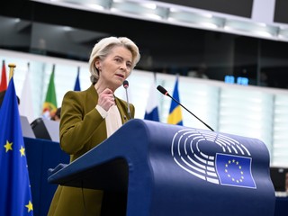 Bloomberg:  EÚ zvažuje obchodné sankcie pre Slovensko a Maďarsko kvôli ruskej rope
