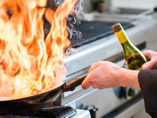 Používate pri varení alkohol? Na TOTO si dávajte veľký pozor!