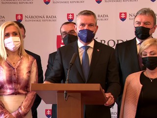 Opozícia chce odvolať Matoviča. Kollár hovorí, že chcú len vyliať vedrá špiny na ministra financií