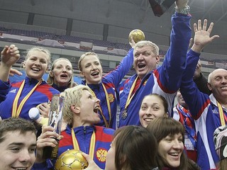 Hádzanársky titul Ruskám, bronz pre Nórky