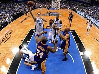 Lakers vyhrali v Orlande po predĺžení a titul majú už na dosah