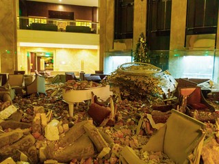 676. deň na Ukrajine: Rusi ostreľovali hotel, v ktorom bývali zahraniční novinári
