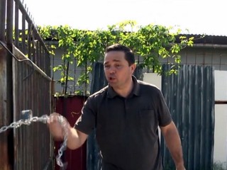 Sobrančania sa začnú topiť vo vlastných odpadkoch. Je uzavretá cesta k zbernému domu