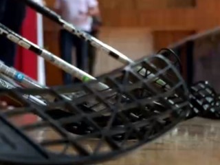 Olympionici si zahrali florbal. Niektorí držali hokejky prvýkrát