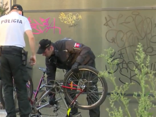 Ďalšia nehoda na priecestí. 62-ročnú cyklistku zachytil vlak