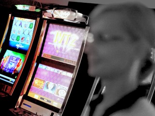 VIDEO: Cudzinec okráda herne. Dávajte si na neho pozor