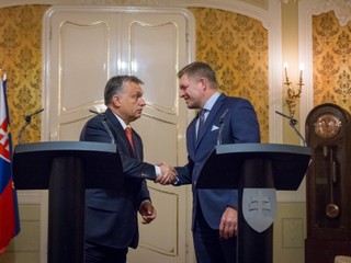 V4 sa rozdelila na dva názorové póly. Má podľa politikov ešte budúcnosť?