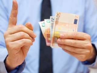 Podvodníci zneužívajú pandémiu na okrádanie seniorov