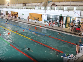 Na plaveckom výcviku dievčatko (7) stiahol do kabínky muž. Zdrogované skončilo v nemocnici