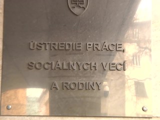 Na východe nepredlžujú zmluvy pre výhodnejšie zamestnanie Ukrajincov