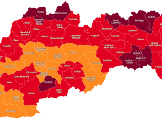 COVID AUTOMAT: Mapa Slovenska už nemá ani jeden okres v zelenej farbe, farba Bratislavy sa nemení