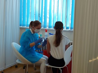 Lekári falšovali covid pasy. Teraz im hrozí väzenie a nemalá pokuta