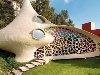 Jeden z najunikátnejších domov v tvare slimáka sa nachádza v Mexiku