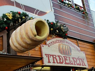 Kam na vianočné trhy na Slovensku? Tieto mestá vás tento rok dostanú atmosférou aj vôňami!