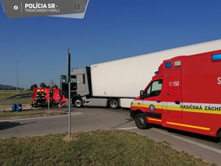 Tragédia na ceste pri Chocholnej-Velčiciach sa stala osudnou 24-ročnému motorkárovi
