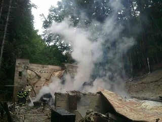 Na Železnej studničke horela opustená budova. Z miesta nehlásia žiadnych zranených