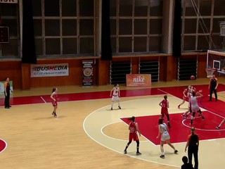 Prvý triumf v sezóne i debakel v derby
