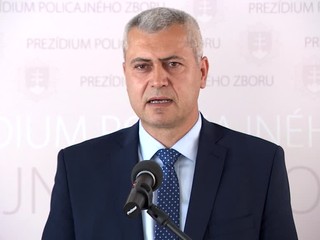 NAKA začala výsluch bývalého šéfa NAKA Petra Hraška. Podľa informácii TV JOJ je na výsluchu aj Norbert Pakši