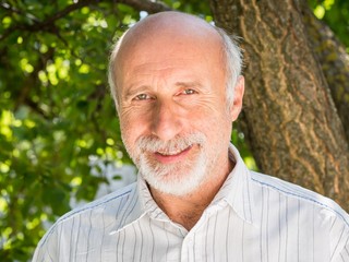 Dedko Jožko z Našich je ufrfľaný aj v súkromí