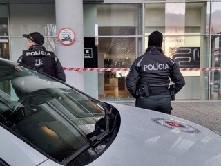 Obrovská krádež v nákupnom centre: Vykradli predajňu Apple