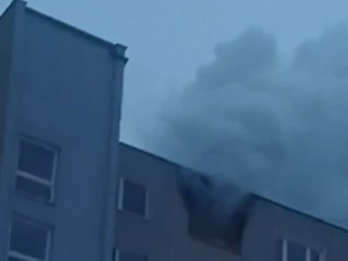 Požiar paneláka pripravil štyroch ľudí o život. Tí, ktorí sa zachránili, netušia, kedy sa vrátia domov