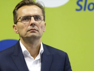 Tlačová konferencia Galka s Vašečkom o nákupe obrnených vozidiel