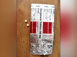 Lieky na koronavírus, ktoré nie sú registrované, poisťovne nepreplácajú. Niektoré môžu stáť aj päťdesiat eur