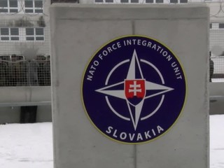 Majorka NATO má na sociálnej sieti stále statusy proti NATO
