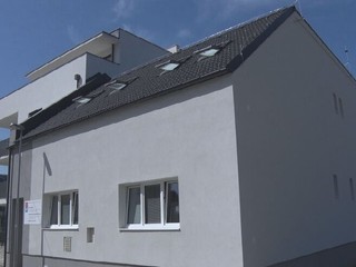 Nová nádej pre ľudí bez domova: V Trenčíne otvorili nocľaháreň a nízkoprahové centrum