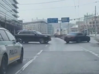 Papalášizmus alebo bezpečnosť? Kolóna s prezidentom si skrátila cestu cez 3 čiary a v protismere