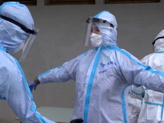 Druhú vlnu pandémie máme za sebou. Minister Lengvarský pripúšťa tretiu a chce sa pri nej vyvarovať starých chýb