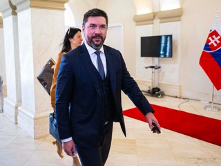 Takáč ako minister zarába okolo 7400 eur. Zmrazenie platov by bola dehonestácia