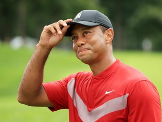 Golfová legenda Tiger Woods havaroval na Floride, auto skončilo prevrátené