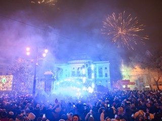 Používanie zábavnej pyrotechniky je prísne regulované, upozorňuje polícia