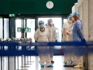 Česi majú rekord v počte hospitalizovaných na koronavírus. Nové opatrenia sa dotknú aj nadchádzajúcich volieb v krajine