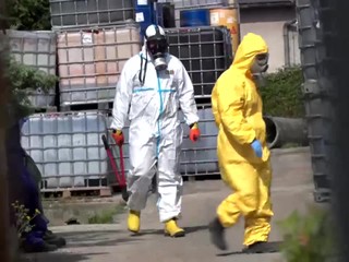 Zo skládky pri Prievidzi odviezli ďalších 36 nádob s rádioaktívnym materiálom