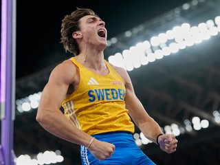 Duplantis ako prvý v histórii prekonal latku vo výške 630 cm