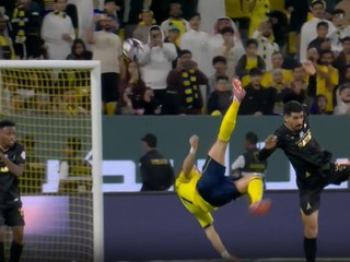 Ronaldo v 40 rokoch opäť čaruje: Akrobatické nožničky rozhodli zápas!