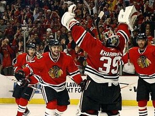 Vancouver bez Demitru skončil, Chicago vo finále Západu