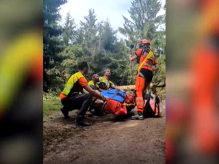 Ťažký deň pre horských záchranárov: Tínedžerku pri búrke zranil padajúci konár