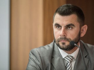 Fico sa nezúčastnil vyhlásenia, lebo riešil prepojenia IT spoločností na americkú CIA