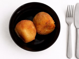Arancini s cesnakovou omáčkou