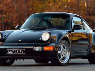 Legendárne Porsche 911 Turbo z filmu Bad Boys predali za astronomickú cenu