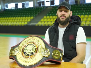 Gabriel Kocsis zabojuje o titul WBA, triumf mu otvorí cestu k Furymu a Joshuovi