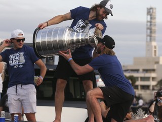 Oslavy Stanley Cupu na jachtách